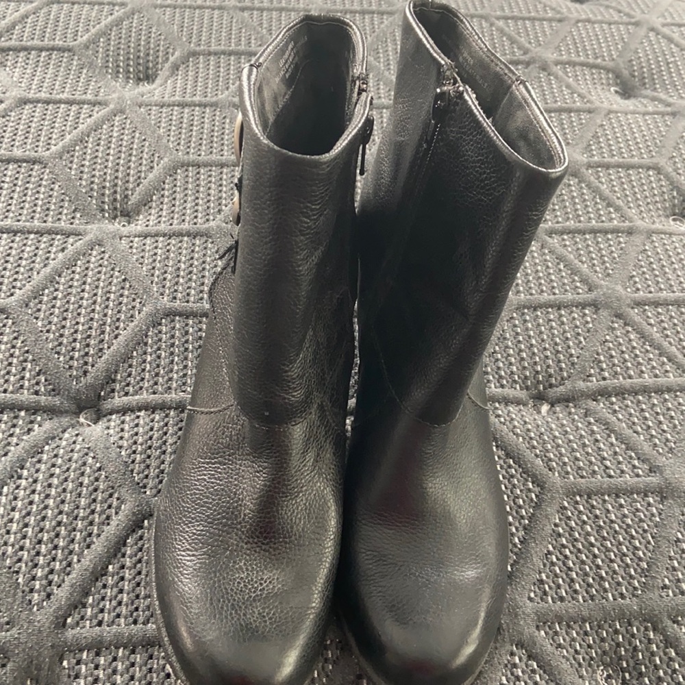 b..o.c. Black boot size 8.5 women’s